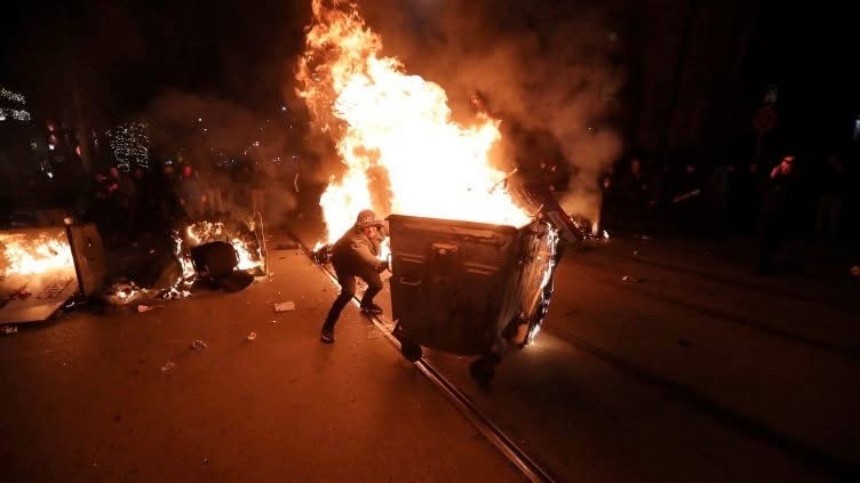 Когато няма факти, говорят етикетите.